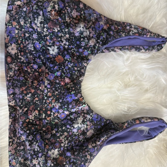 Lululemon outfit - Picture 3 of 3